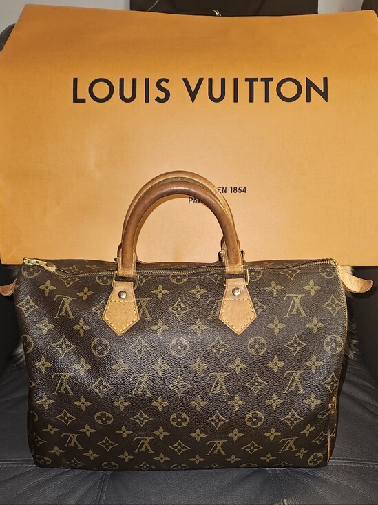 Louis Vuitton Handbags - Louis Vuitton Monogram Speedy 35 W/ Free Wallet